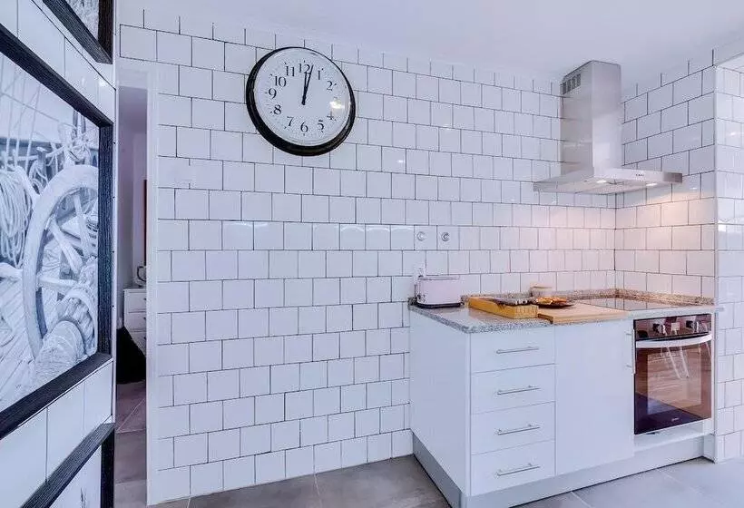 تختخواب و صبحانه Groundfloor