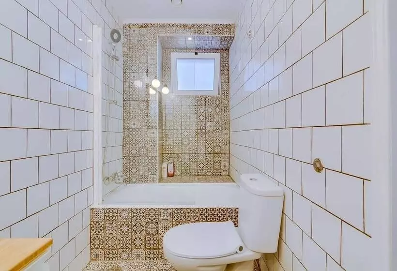 تختخواب و صبحانه Groundfloor