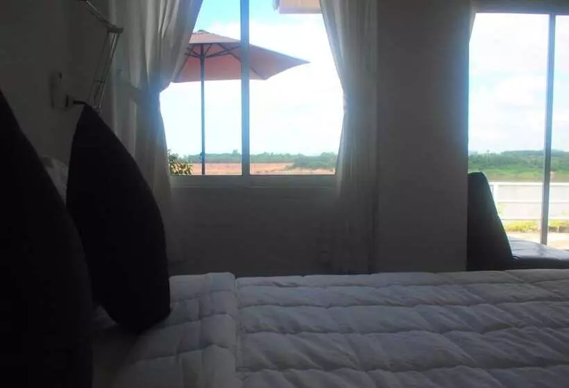 Hotelli Aenguy Sabey Chiangkhan Homestay