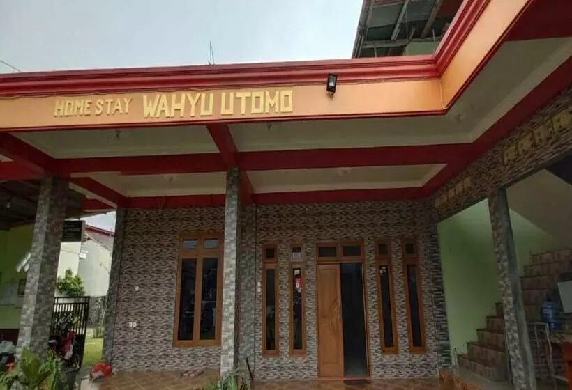 ペンション Wahyu Utomo Syariah