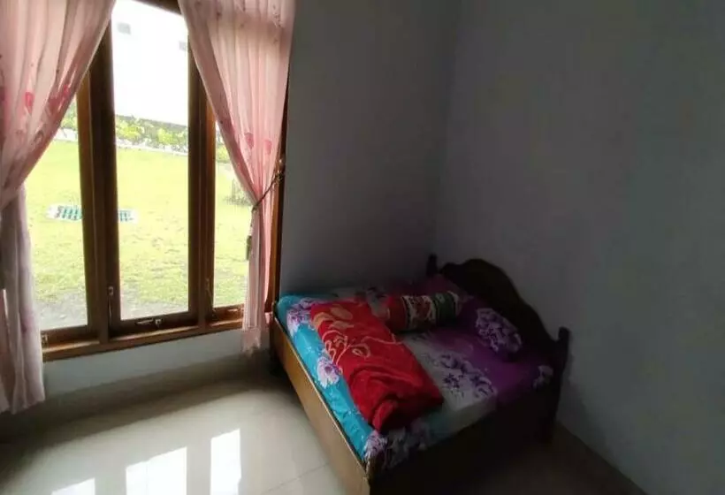 ペンション Wahyu Utomo Syariah