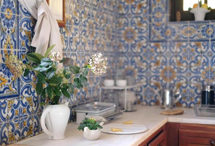 تختخواب و صبحانه Amendoeirashouse