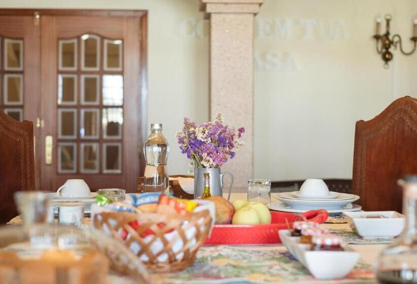 تختخواب و صبحانه Amendoeirashouse