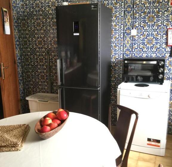 تختخواب و صبحانه Amendoeirashouse