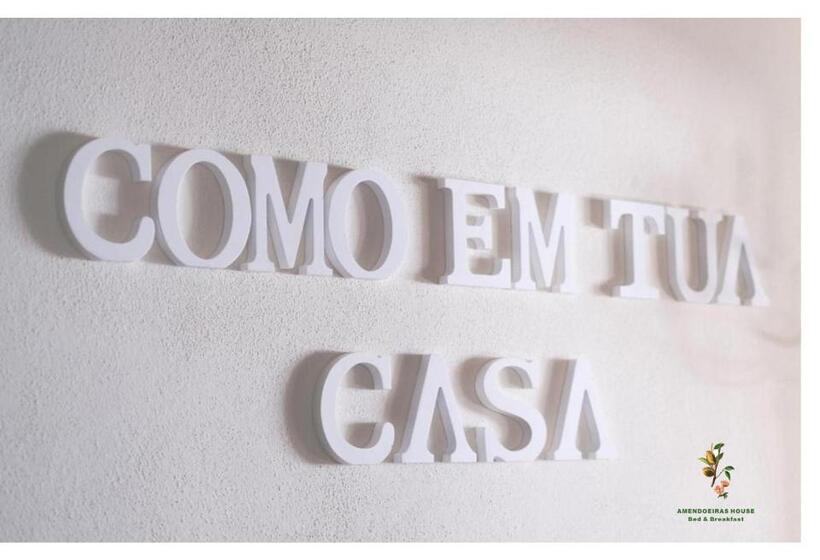 تختخواب و صبحانه Amendoeirashouse