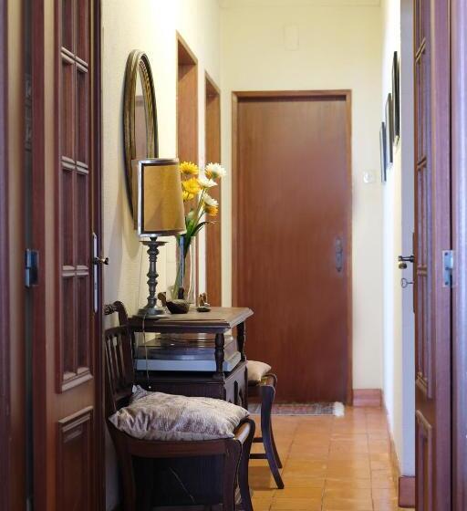 تختخواب و صبحانه Amendoeirashouse