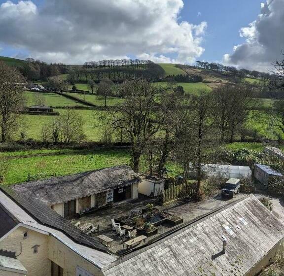 مبيت وإفطار Glan Brennig