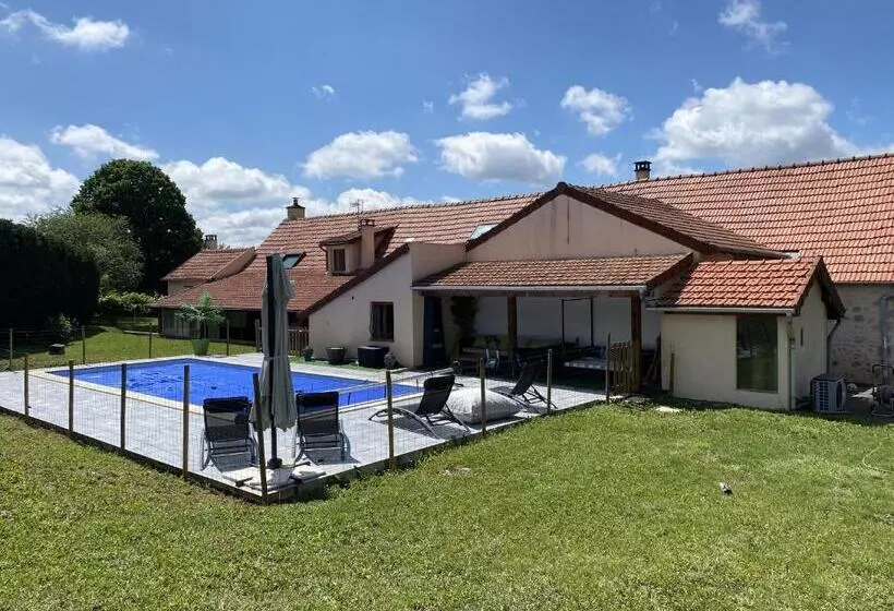 Bed and Breakfast Maison Piscine Et Jacuzzi