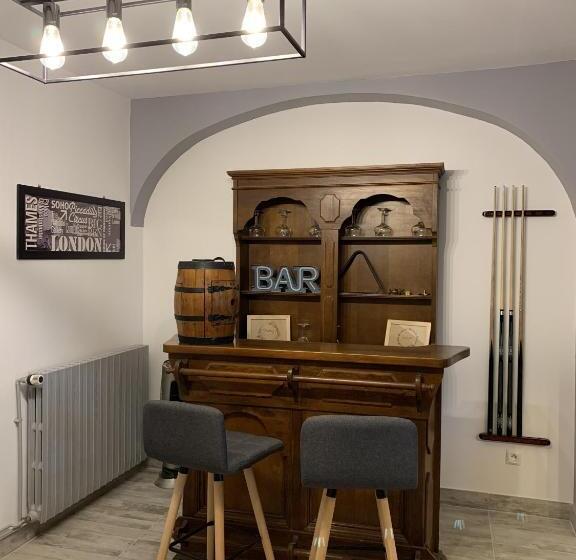 Bed and Breakfast Maison Piscine Et Jacuzzi