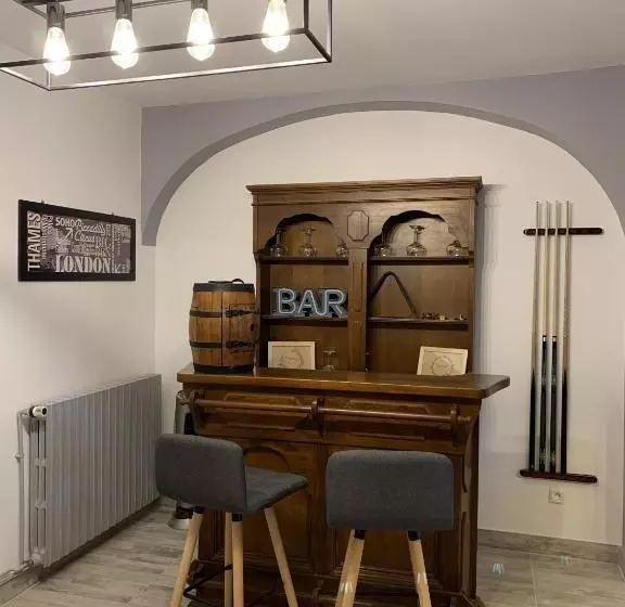 Bed and Breakfast Maison Piscine Et Jacuzzi