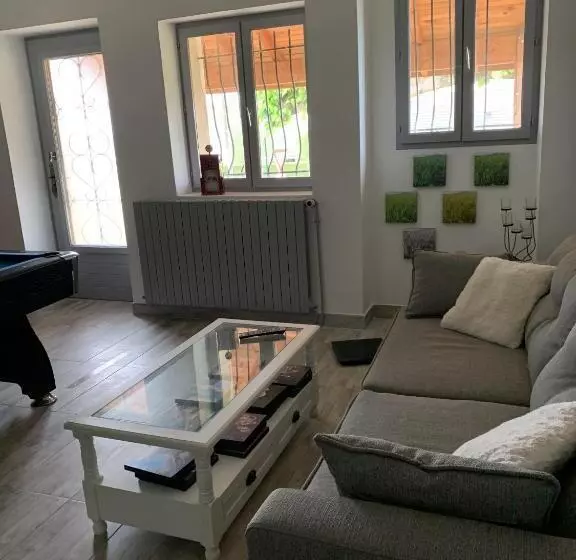 Bed and Breakfast Maison Piscine Et Jacuzzi