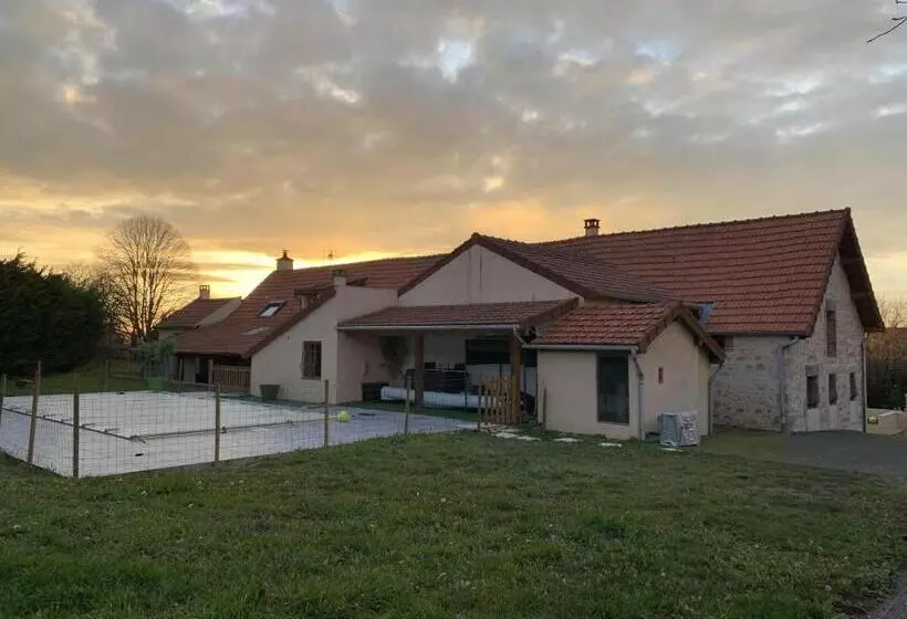 Bed and Breakfast Maison Piscine Et Jacuzzi