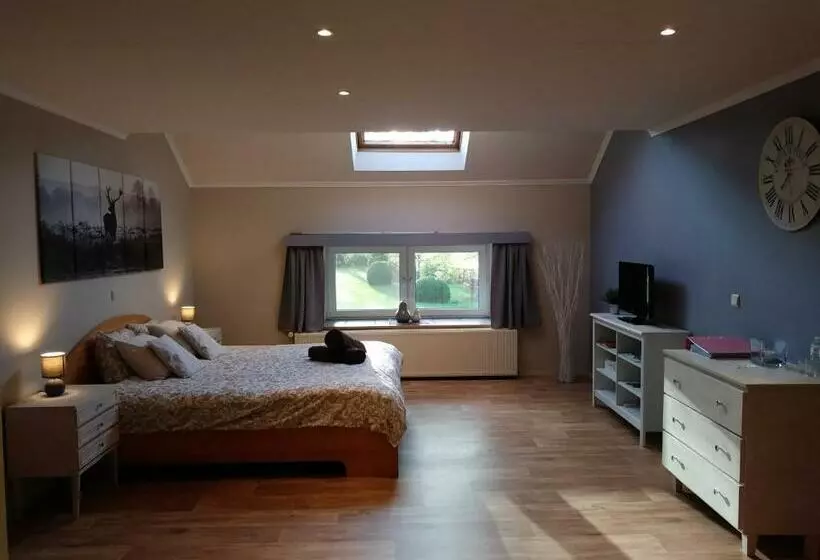 ベッドアンドブレックファースト Petites Tailles   Chambre D Hôtes