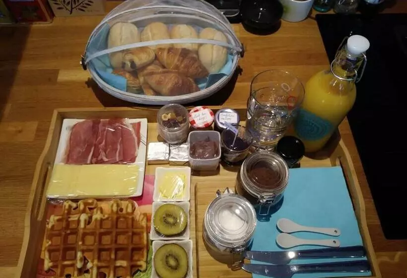 ベッドアンドブレックファースト Petites Tailles   Chambre D Hôtes