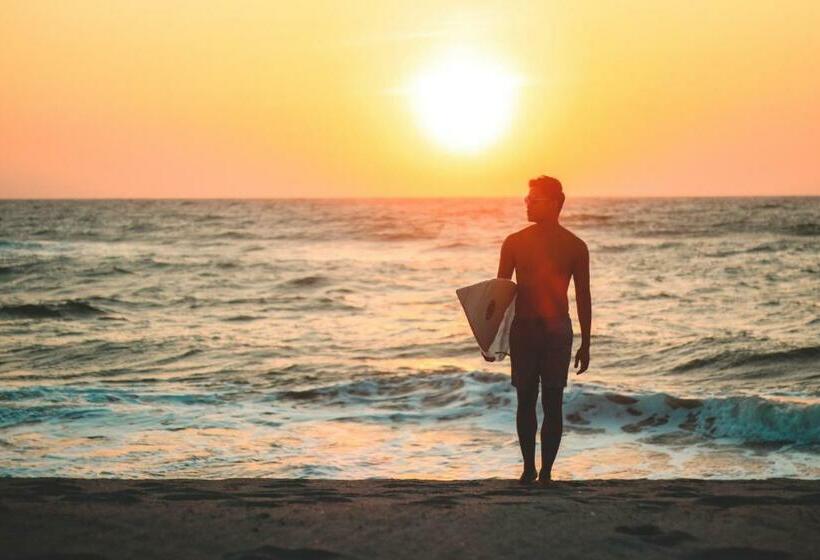 Club Monet Beachfront Resort By Cocotel