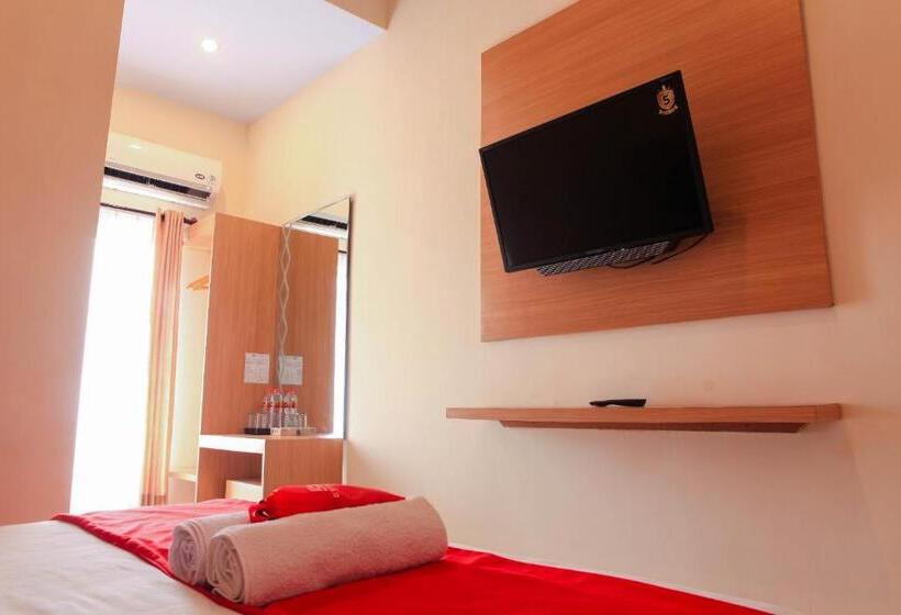 D Shario Hotel Kepanjen