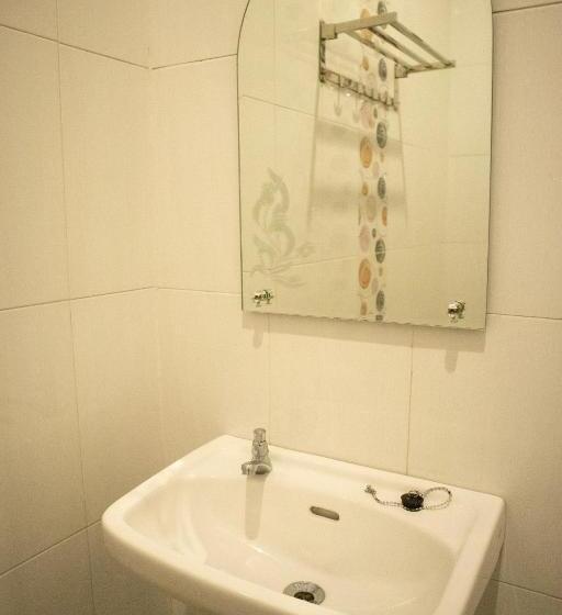 D Shario Hotel Kepanjen