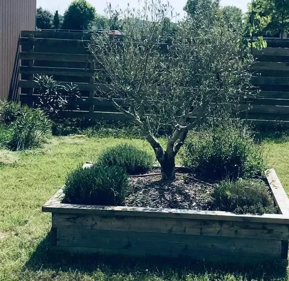 Majatalo Cottage Du Garlai