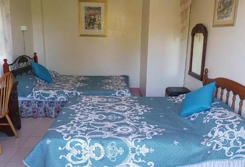 Majatalo Hundred Islands Guest House