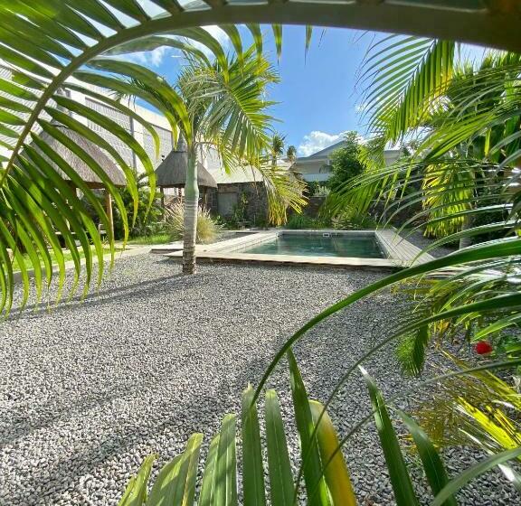 پانسیون Kstudios