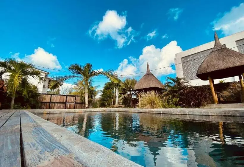 پانسیون Kstudios