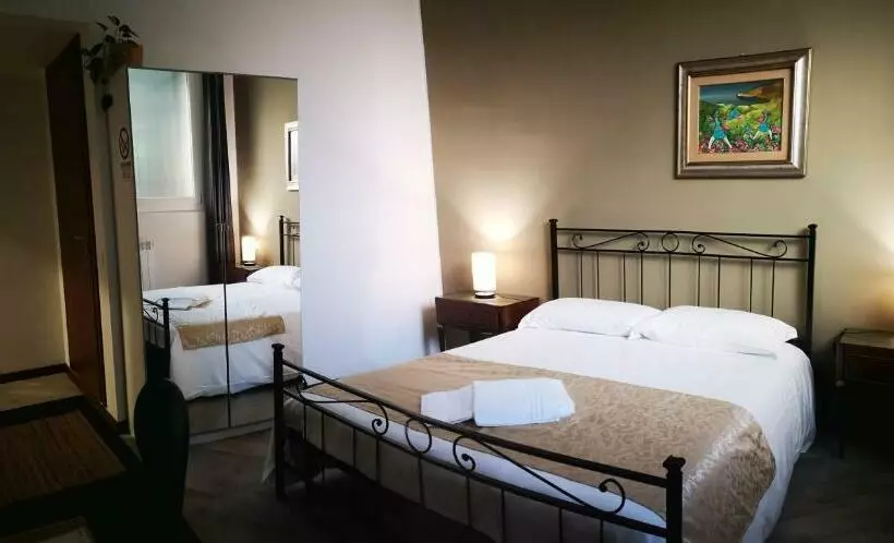 پانسیون Sansirofiera Rooms