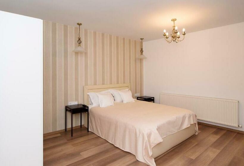 ペンション Tourist B&c