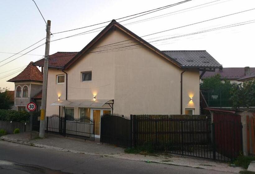 ペンション Tourist B&c