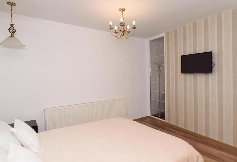 ペンション Tourist B&c