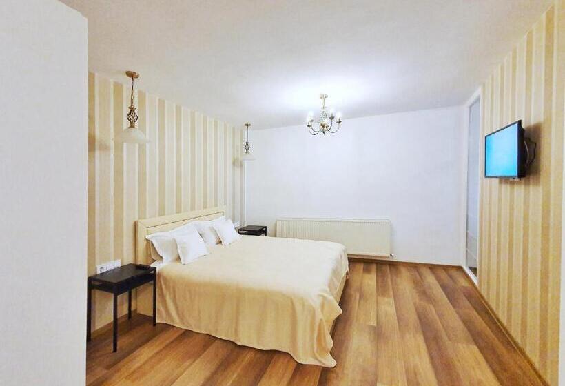 ペンション Tourist B&c