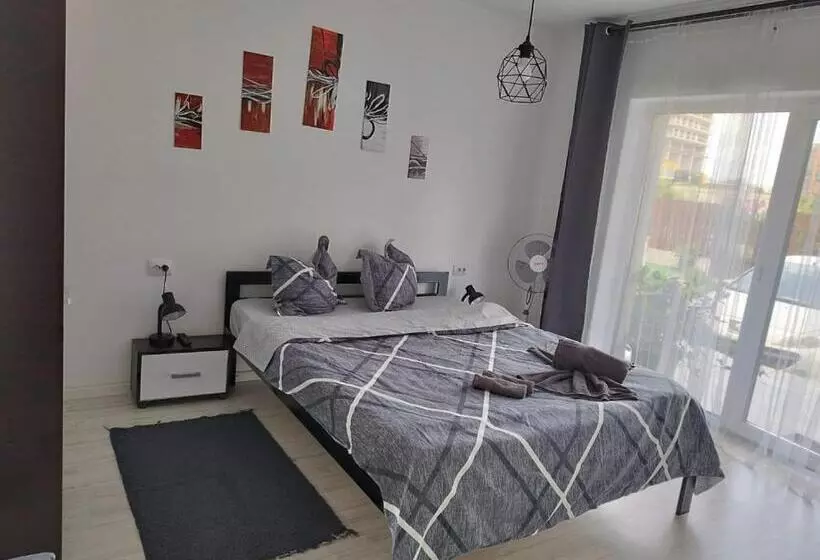 Retkeilymaja Vila Ana