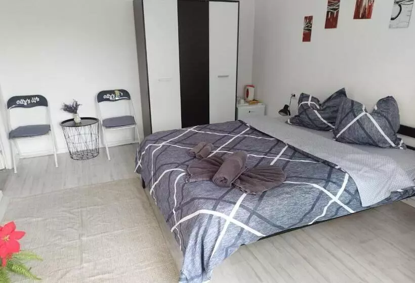 Retkeilymaja Vila Ana