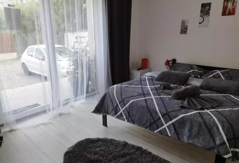 Retkeilymaja Vila Ana