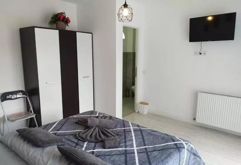 Retkeilymaja Vila Ana