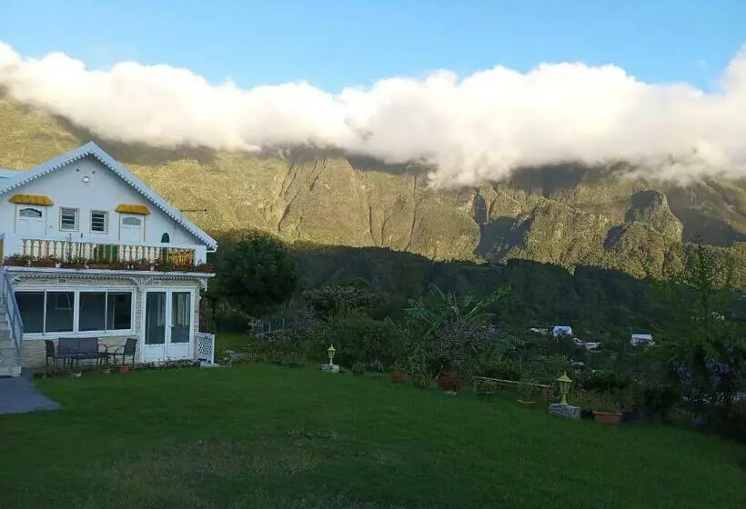 تختخواب و صبحانه Au Coeur Du Paradis