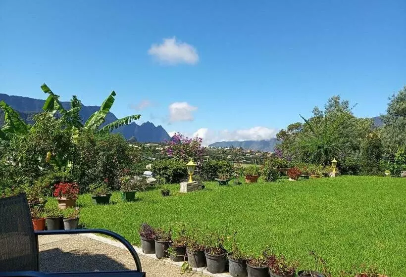 تختخواب و صبحانه Au Coeur Du Paradis