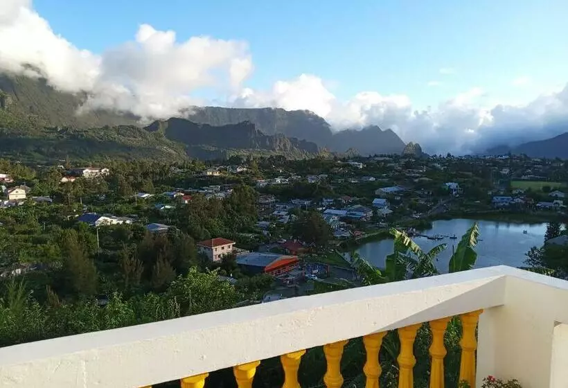 تختخواب و صبحانه Au Coeur Du Paradis