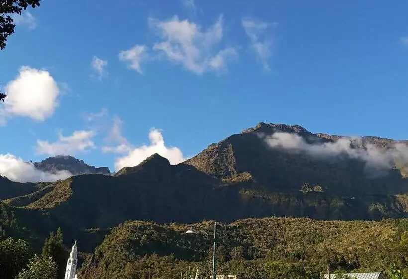 تختخواب و صبحانه Au Coeur Du Paradis