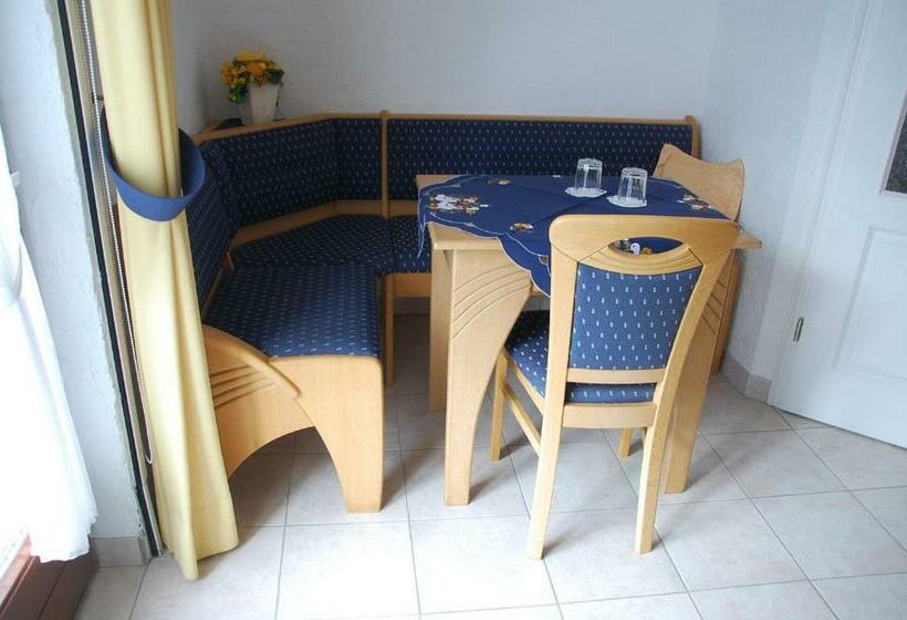 ベッドアンドブレックファースト Gästehaus Sylvie