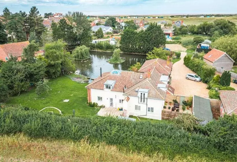Aamiaismajoitus (B&B) Lakeside Old Hunstanton