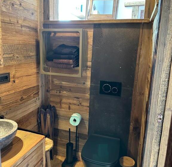 Nocleg ze śniadaniem Private Luxury Spa & Silence Retreat With Spectacular View Over The Lake Maggiore