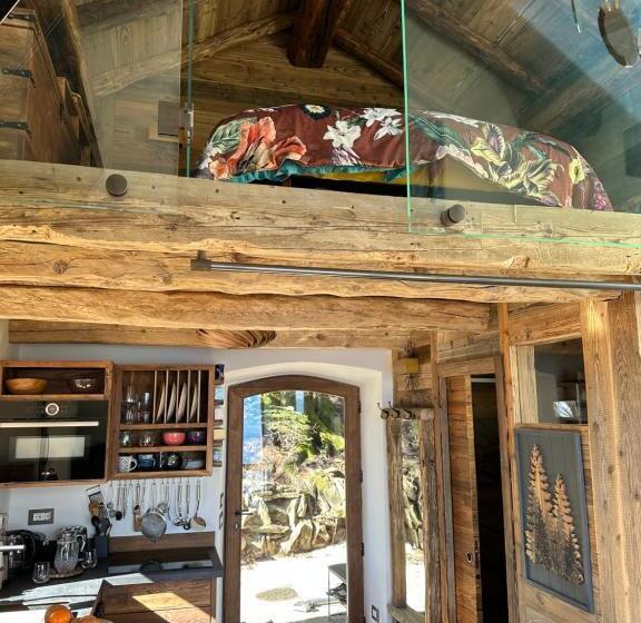 Nocleg ze śniadaniem Private Luxury Spa & Silence Retreat With Spectacular View Over The Lake Maggiore