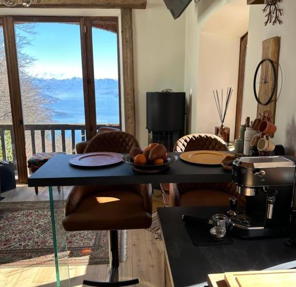 Nocleg ze śniadaniem Private Luxury Spa & Silence Retreat With Spectacular View Over The Lake Maggiore