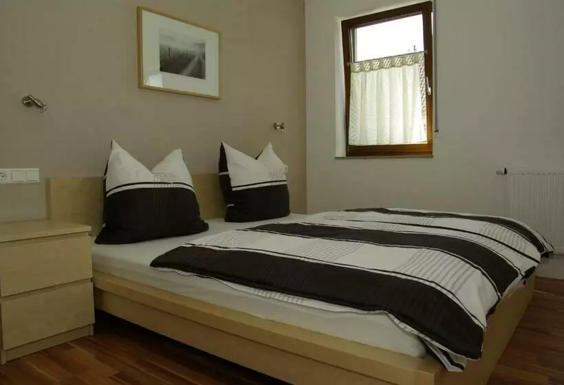 ペンション Gästezimmer Zwischen Neckar Und Enz