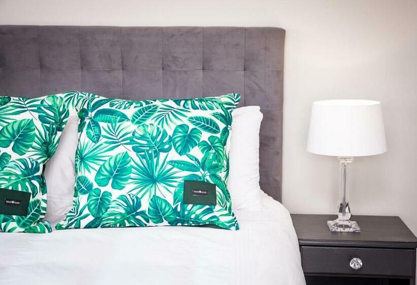 Pension Paradise Found