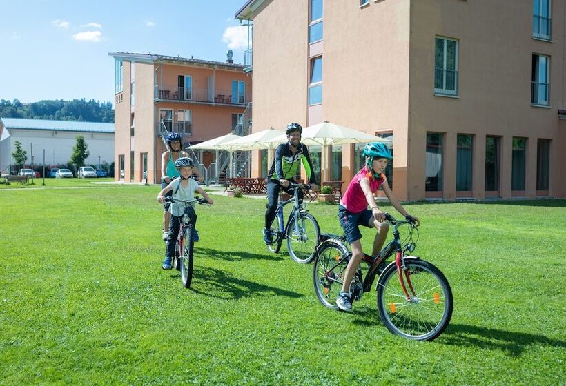 فندق فئة نجمة واحدة Jufa Familienresort Kempten Im Allgäu