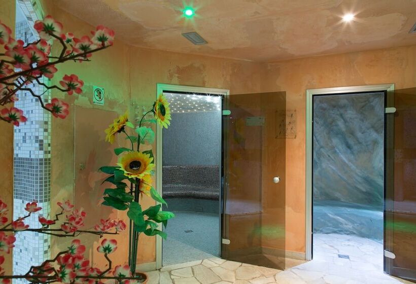 Отель Alpine Mugon