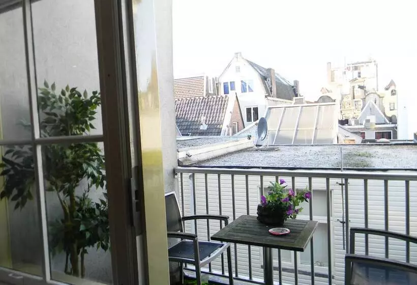 هتل Amsterdam Nieuwmarkt Center Apartments