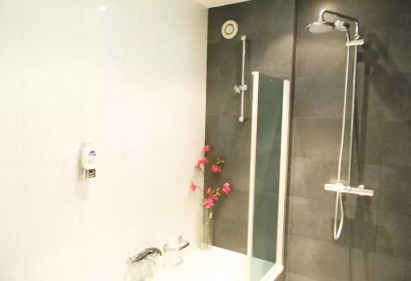 هتل Amsterdam Nieuwmarkt Center Apartments