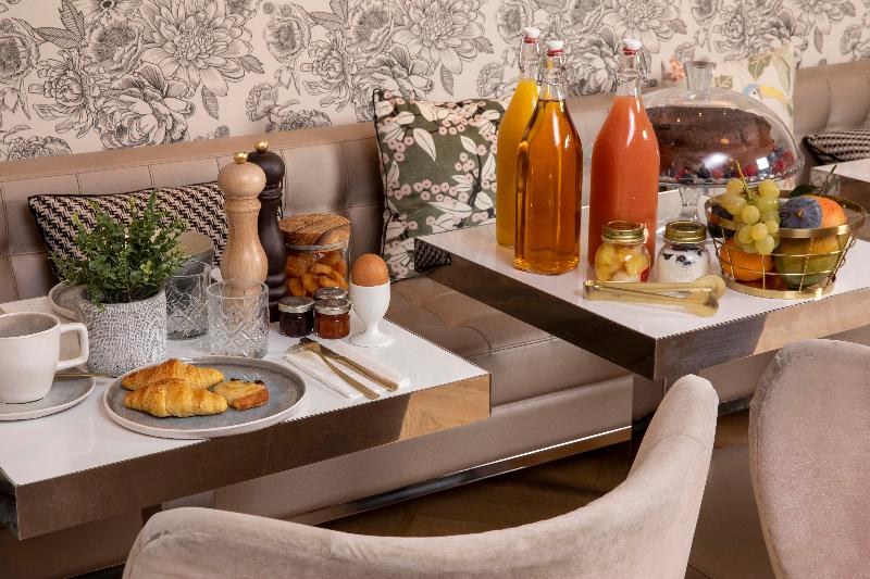 First Hotel Paris Tour Eiffel